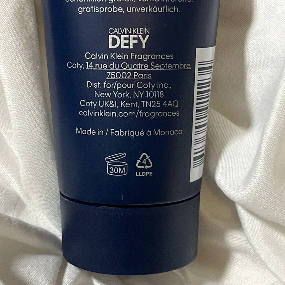 New DEFY CALVIN KLEIN Hair And Body Wash 3.3 FL. OZ. 100 ML Unboxed